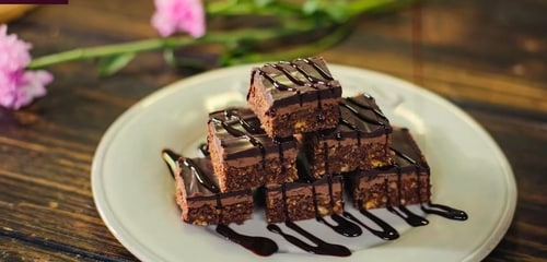 Dark Choco-Almond Slice (Chef Ranveer Brar) Dark Choco-Almond Slice (Chef Ranveer Brar)