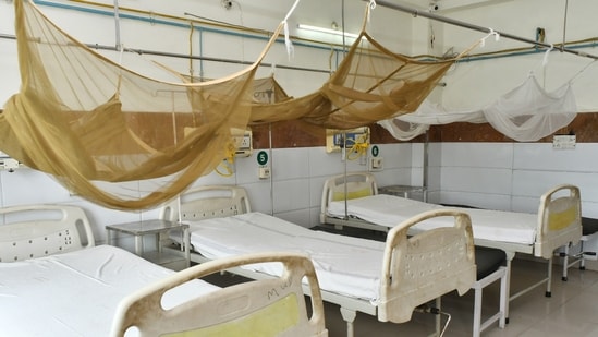 Delhi reported 56 fresh dengue cases in the past week, taking the tally to more than 240, according to a municipal corporation report on Monday.&nbsp;&nbsp;(HT Photo/Sakib Ali)