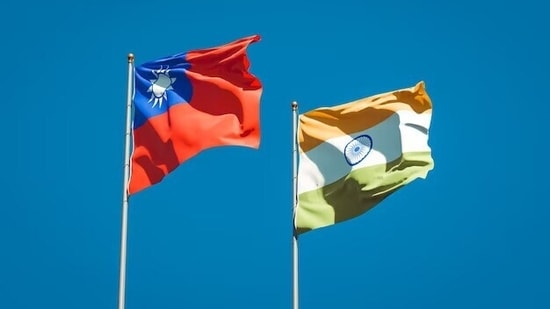 Flags of India and Taiwan (File)