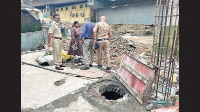 “Seven to eight police teams are working on the case. The police are enquiring with locals and trying to find out if someone from the neighbouring areas was missing for two to three days,” deputy commissioner of police Krishnakant Upadhyay said, adding that they are also inquiring with the workers at the construction site. (HT PHOTO)