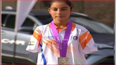 In an awe-inspiring display of determination and resilience, Sheetal Devi achieved a remarkable feat by clinching a silver medal at the Para-Archery World Championship held in the Czech Republic. (HT Photo) In an awe-inspiring display of determination and resilience, Sheetal Devi achieved a remarkable feat by clinching a silver medal at the Para-Archery World Championship held in the Czech Republic. (HT Photo)