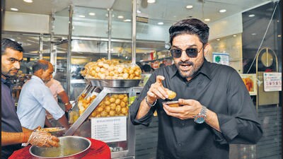 Pataal Lok and Raazi actor Jaideep Ahlawat enjoying his favourite delicacies at Delhi’s Bengali Market. (PHOTOS: Shantanu Bhattacharya) Pataal Lok and Raazi actor Jaideep Ahlawat enjoying his favourite delicacies at Delhi’s Bengali Market. (PHOTOS: Shantanu Bhattacharya)