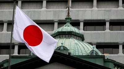 A Japanese flag flutters atop the Bank of Japan building in Tokyo (Reuters file photo) A Japanese flag flutters atop the Bank of Japan building in Tokyo (Reuters file photo)