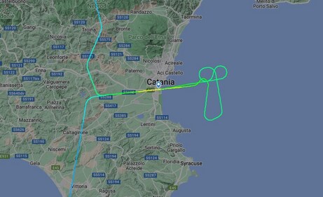 24 km long penis drawn by Lufthansa pilot in the sky. (FlightRadar24) 24 km long penis drawn by Lufthansa pilot in the sky. (FlightRadar24)