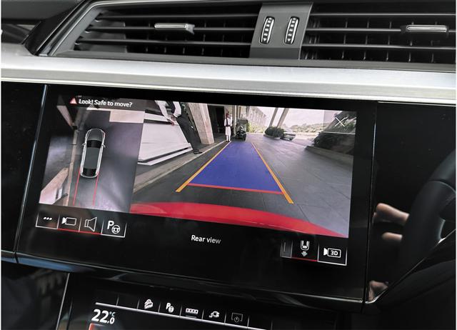 The on-board tech doesn’t have the graphics or the functionality of its competition. And what’s shocking is that there’s no wireless Apple CarPlay. The on-board tech doesn’t have the graphics or the functionality of its competition. And what’s shocking is that there’s no wireless Apple CarPlay.