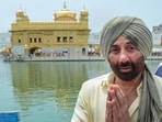 Sunny Deol offers prayers at Golden Temple. Sunny Deol offers prayers at Golden Temple.