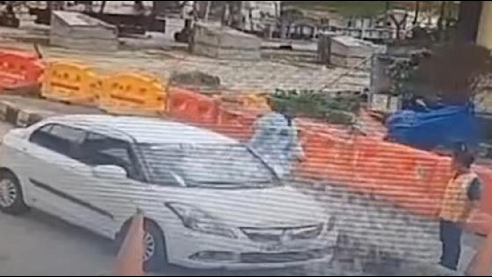 TMC MP caught on camera assaulting toll plaza employee - Vimarsana News