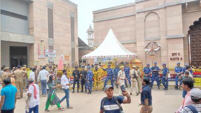 The Gyanvapi survey by ASI resumed amid tight security on the second consecutive day on Saturday. (PTI) The Gyanvapi survey by ASI resumed amid tight security on the second consecutive day on Saturday. (PTI)