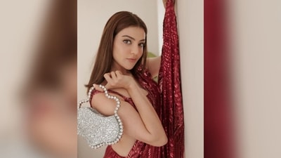 For her minimal makeup look, Kajal got decked up in nude eyeshadow, mascara-coated lashes, darkened brows, contoured cheeks and a shade of nude lipstick. (Instagram/@kajalaggarwalofficial) For her minimal makeup look, Kajal got decked up in nude eyeshadow, mascara-coated lashes, darkened brows, contoured cheeks and a shade of nude lipstick. (Instagram/@kajalaggarwalofficial)