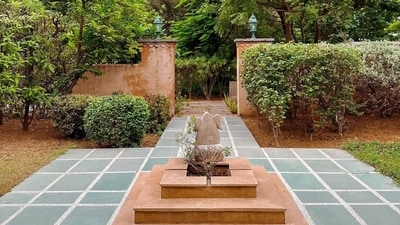 Samantha Ruth Prabhu also shared pictures of several old idols made of rocks, surrounded by nature. Here is a Ganesha idol which she spotted at the resort. Samantha Ruth Prabhu also shared pictures of several old idols made of rocks, surrounded by nature. Here is a Ganesha idol which she spotted at the resort. 