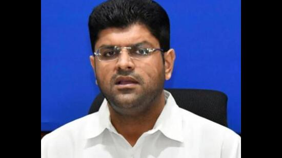 Interacting with reporters here after chairing a grievances meeting, Haryana deputy chief minister Dushyant Chautala said that some people have been trying to disturb the harmony within the state in the name of cow protection. (HT File)