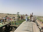 30 killed after train derails in Pakistan 30 killed after train derails in Pakistan
