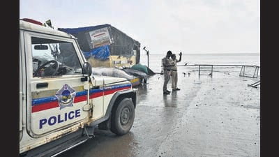 According to the Versova police, the incident took place on Saturday evening when four fishing boats from Versova village set out into the sea. Each boat had three men. “Sensing a high tide and strong wind, three of the four boats returned to the shore,” said Ganesh Pawar, senior police inspector at Versova police station. “After reaching the shore, they realised that one boat was missing. One of the fishermen on it, Vijay Bamania, swam to the Madh Island coast and informed us later about the capsizing of his boat.” (Vijay Bate/HT Photo) According to the Versova police, the incident took place on Saturday evening when four fishing boats from Versova village set out into the sea. Each boat had three men. “Sensing a high tide and strong wind, three of the four boats returned to the shore,” said Ganesh Pawar, senior police inspector at Versova police station. “After reaching the shore, they realised that one boat was missing. One of the fishermen on it, Vijay Bamania, swam to the Madh Island coast and informed us later about the capsizing of his boat.” (Vijay Bate/HT Photo)