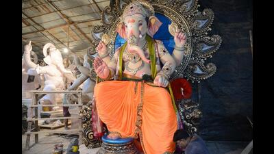 The 16-foot tall idol of Lord Ganesha, made by Kalasagar Arts and helmed by Murtikar Nikhil Rajan Khatu, will be shipped to Toronto and be fondly known as Canada Cha Raja during the Ganesh festival. (Bhushan Koyande/HT PHOTO) The 16-foot tall idol of Lord Ganesha, made by Kalasagar Arts and helmed by Murtikar Nikhil Rajan Khatu, will be shipped to Toronto and be fondly known as Canada Cha Raja during the Ganesh festival. (Bhushan Koyande/HT PHOTO)