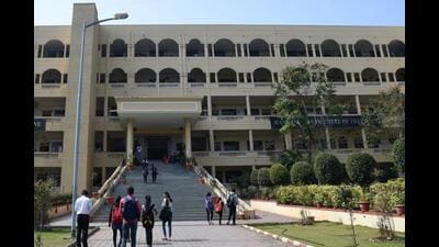 The two newly accredited universities are the Deccan Education Society (DES) Pune University and MIT Vishwaprayag University. (HT PHOTO)