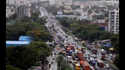Traffic problem in Pune has been perennial with no solution in sight (HT FILE PHOTO) Traffic problem in Pune has been perennial with no solution in sight (HT FILE PHOTO)