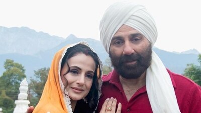 Ameesha Patel and Sunny Deol during the shooting for Gadar 2. (File Photo) Ameesha Patel and Sunny Deol during the shooting for Gadar 2. (File Photo)