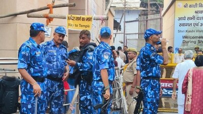 Rapid Action Force personnel outside the Gyanvapi Mosque complex in Varanasi on Sunday. (Rajesh Kumar/HT) Rapid Action Force personnel outside the Gyanvapi Mosque complex in Varanasi on Sunday. (Rajesh Kumar/HT)