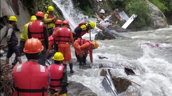 According to the officials, underwater sonar systems in addition to drones are being used to track the bodies in muddy waters (HT)