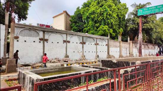 The ‘Shaheed Wall’ being constructed in Civil Lines area of Prayagraj. (HT photo)