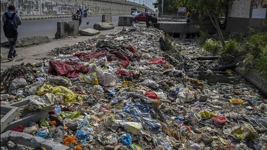 The facility will process around 300 tonne of domestic wet waste every day to produce bio CNG/CBG (compressed natural gas, biogas). (Raj K Raj/ HT PHtoto)