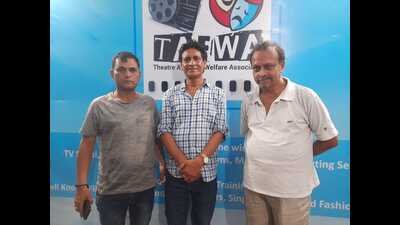 Dabir Siddiqui (secretary), Imran Khan (director), Tamal Bose (director) (HT Photo) Dabir Siddiqui (secretary), Imran Khan (director), Tamal Bose (director) (HT Photo)