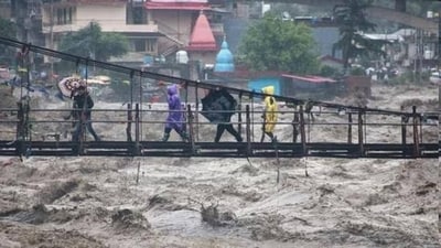 Even as the northern states were marooned by torrential downpours, the food bowl regions of states such as Bihar and West Bengal received less-than-sufficient rainfall. (HT File Photo) Even as the northern states were marooned by torrential downpours, the food bowl regions of states such as Bihar and West Bengal received less-than-sufficient rainfall. (HT File Photo)