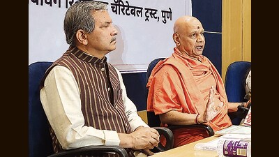 Shri Ram Janmabhoomi Teerth Kshetra Trust treasurer Govind Dev Giri (R) said it will soon accept foreign donations for construction of the Ayodhya temple as it has applied for FCRA registration. Also seen is Trust and Heritage Handweaving Revival Charitable Trust founder Vinay Patrale. (HT) Shri Ram Janmabhoomi Teerth Kshetra Trust treasurer Govind Dev Giri (R) said it will soon accept foreign donations for construction of the Ayodhya temple as it has applied for FCRA registration. Also seen is Trust and Heritage Handweaving Revival Charitable Trust founder Vinay Patrale. (HT)