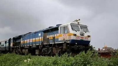 The rape survivor told the police that the accused threatened to throw her baby out of the moving train if she resisted