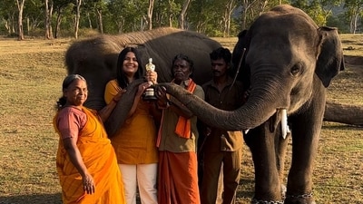 Kartiki Gonsalves with Bomman, Bellie, Raghu, and Bommi. Kartiki Gonsalves with Bomman, Bellie, Raghu, and Bommi.