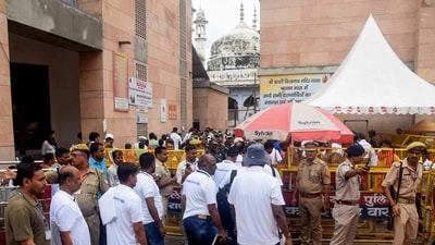 A team of the Archaeological Survey of India (ASI) arrives to conduct a scientific survey at the Gyanvapi mosque complex, in Varanasi, Monday, Aug. 7, 2023. (PTI) A team of the Archaeological Survey of India (ASI) arrives to conduct a scientific survey at the Gyanvapi mosque complex, in Varanasi, Monday, Aug. 7, 2023. (PTI)