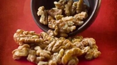 Omega-3 and omega-6 fatty acids should be included in the diet through the consumption of walnuts and flaxseeds. They help in boosting brain health. (Unsplash) Omega-3 and omega-6 fatty acids should be included in the diet through the consumption of walnuts and flaxseeds. They help in boosting brain health. (Unsplash)