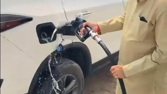 Netizens said it was so risky as this could have resulted in a fire. (Video grab)