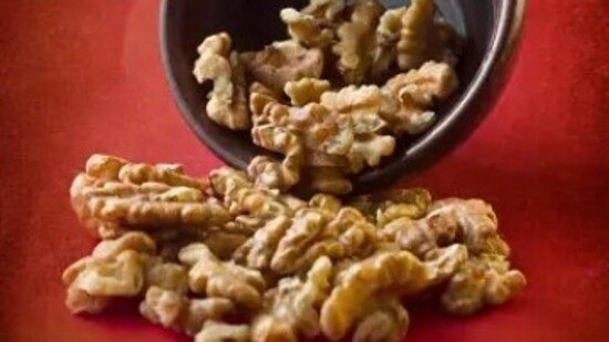 Omega-3 and omega-6 fatty acids should be included in the diet through the consumption of walnuts and flaxseeds. They help in boosting brain health.&nbsp;(Unsplash)