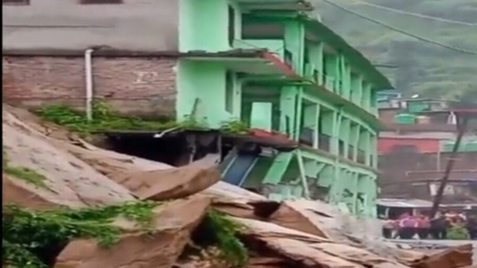 On camera, 3-storey building collapses in Uttarakhand's Rudraprayag - Vimarsana News