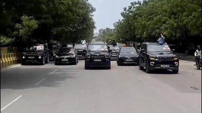 A video went viral on social media platforms on Monday in which more than 15 black cars, including SUVs, were spotted blocking the entire expressway to make short videos. (HT Photo) A video went viral on social media platforms on Monday in which more than 15 black cars, including SUVs, were spotted blocking the entire expressway to make short videos. (HT Photo)