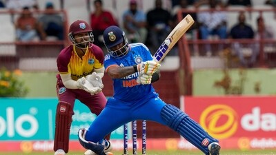 Suryakumar found gaps with ease, hitting 10 fours and four sixes in his innings. (AP)