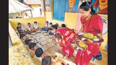 This is the first time the school education department constituted such a committee whose main aim was to incorporate millet and other nutrients in a child’s diet. The committee also suggested that food items be prepared in sunflower oil instead of soybean oil, and four types of grains must be included in the multigrain parathas. (HT Archive) This is the first time the school education department constituted such a committee whose main aim was to incorporate millet and other nutrients in a child’s diet. The committee also suggested that food items be prepared in sunflower oil instead of soybean oil, and four types of grains must be included in the multigrain parathas. (HT Archive)