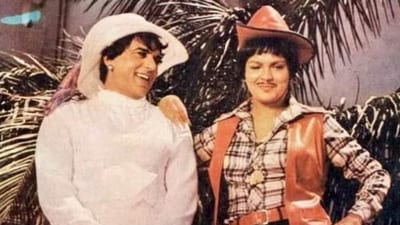 Zeenat Aman and Dharmendra in a still from Katilon Ke Kaatil. Zeenat Aman and Dharmendra in a still from Katilon Ke Kaatil.