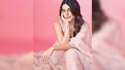 Sharing a set of photos on her Instagram handle, Alaya F captioned her post, "Adding just a little more pink to your feed." (Instagram/@alayaf) Sharing a set of photos on her Instagram handle, Alaya F captioned her post, "Adding just a little more pink to your feed." (Instagram/@alayaf)