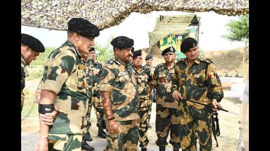 Border Security Force director general Niting Agarwal at Indo-Pak international border, Jammu on Tuesday. (HT Photo)