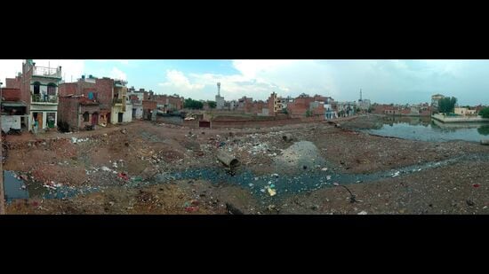 Reports indicate that approximately 100 MLD of water is lost due to pipe breaches in areas such as Aliganj, Balu Adda, Faizullaganj, Cattle Colony, Vikas Nagar, and parts of the old city. (HT Photo)