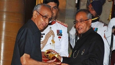 President Pranab Mukherjee presenting Padma Bhushan to Ramamurthy Thyagarajan at Rashtrapati Bhavan in New Delhi. (UNI) President Pranab Mukherjee presenting Padma Bhushan to Ramamurthy Thyagarajan at Rashtrapati Bhavan in New Delhi. (UNI)