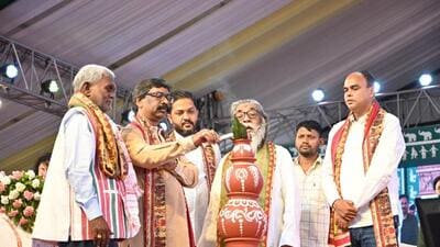 Jharkhand CM Hemant Soren urged the tribal community on Wednesday to unite and support each other in asserting their rights (HT Photo) Jharkhand CM Hemant Soren urged the tribal community on Wednesday to unite and support each other in asserting their rights (HT Photo)