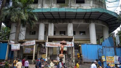 Mahesh Patil, assistant commissioner, F South ward, told HT that a 49-storey building will be constructed in Shirodkar market (in picture) on Elphinstone Road. (Satish Bate/HT) Mahesh Patil, assistant commissioner, F South ward, told HT that a 49-storey building will be constructed in Shirodkar market (in picture) on Elphinstone Road. (Satish Bate/HT)