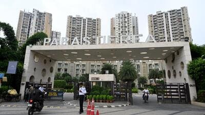 On August 3, Sushila Devi, 73, a resident of Paras Tierea, took the lift in Tower 24 to go from her residence on the eighth floor to the second floor when the elevator allegedly malfunctioned and plummeted to the ground, killing the woman. (Sunil Ghosh/HT Photo) On August 3, Sushila Devi, 73, a resident of Paras Tierea, took the lift in Tower 24 to go from her residence on the eighth floor to the second floor when the elevator allegedly malfunctioned and plummeted to the ground, killing the woman. (Sunil Ghosh/HT Photo)