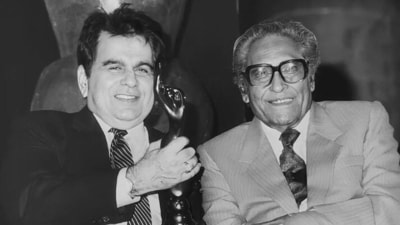 Saira Banu shares memories of the bond that Dilip Kumar shared with Ashok Kumar.