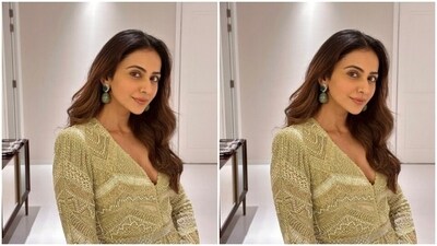 "There is beauty in simplicity," Rakul Preet captioned her pictures. Styled by fashion stylist Anshika Verma, Rakul Preet wore her tresses open in wavy curls with a middle part.&nbsp; (Instagram/@rakulpreet)