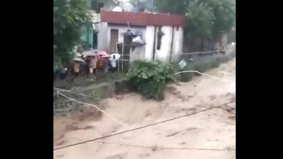 The flooded Kalsiya Nallah in Kathgodam, Nainital district. (Image sourced from Twitter)