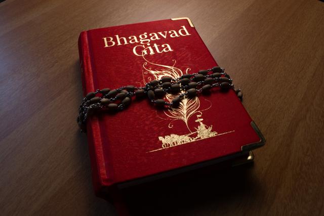 “Bird and Sherwin do offer further insight into how an understanding of Hindu scripture informed the physicist’s dharmic sense of morality and duty. As they put it, “The Gita seemed to provide precisely the right philosophy for an intellectual keenly attuned to the affairs of men and the pleasures of the senses.” (Westock Productions/Shutterstock) “Bird and Sherwin do offer further insight into how an understanding of Hindu scripture informed the physicist’s dharmic sense of morality and duty. As they put it, “The Gita seemed to provide precisely the right philosophy for an intellectual keenly attuned to the affairs of men and the pleasures of the senses.” (Westock Productions/Shutterstock)